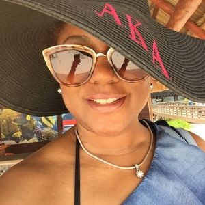 Meet your Posher, Dawn